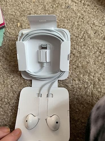 nausnik: Original✅ 7/24elaqe Rayonlara ve seherdaxili catdirilma var✅ Iphone — 4