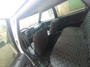 skoda oktavia: Lada Samara sedan, ağ rəng. 4 qapılı kuzov, arxa spoyler, duman — 4