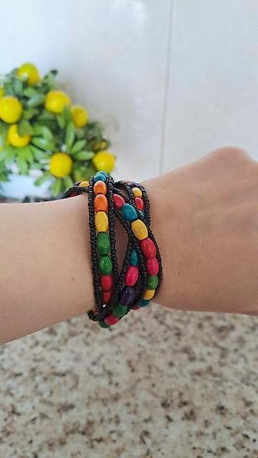 Rəngarəng muncuqlu spiral bilərzik - Dizayn: Çoxqatlı spiral forma