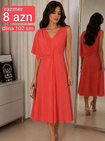 Zərif və diqqətçəkən qadın donu. Model mercan tonunda hazırlanıb və — 1
