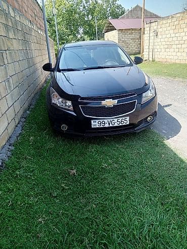 kia rio led stop: Chevrolet Cruze LT sedan təqdim olunur. Avtomobil qara rəngdədir və — 4