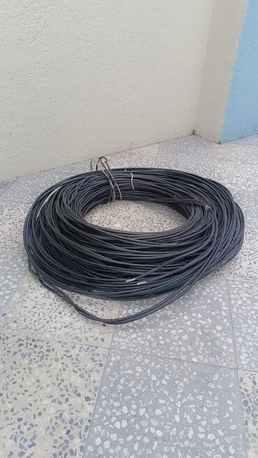dikt ucuz: Qara rəngdə olan16-lıq sib kabel sarğısının bir metresini bir manat — 2