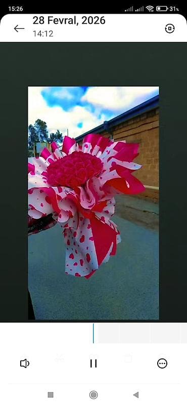 ilan gulu: Məhsul: əl işi gül buketi - Tamamilə əl işidir: mərkəzdə qırmızı — 3