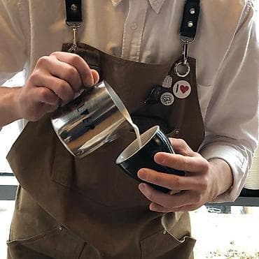 otelde: Barista tələb olunur, İstənilən yaş — 1