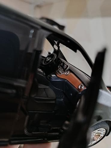 real gitara: Brabus styilində qara miniven model maşın – kolleksiya və hədiyyə üçün — 5