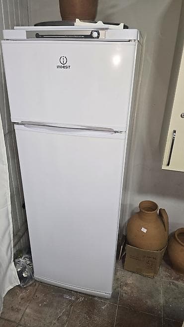 Duxovkalar: 2 qapılı Indesit Soyuducu Satılır, rəng - Ağ — 2