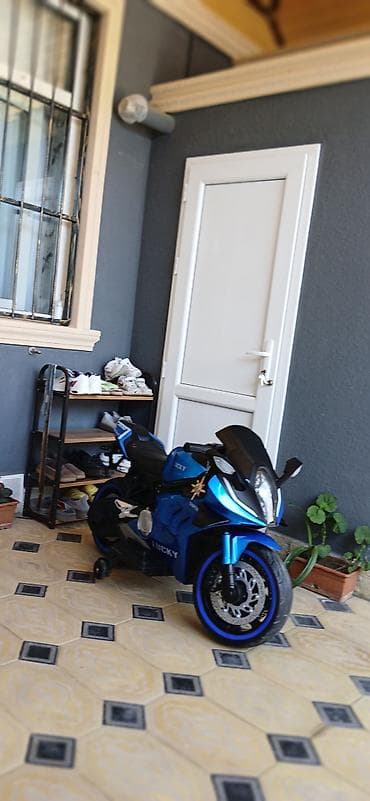oğlan profil şekilleri: Uşaq elektrik motosikleti – idman üslublu, mavi rəng - Realistik — 9