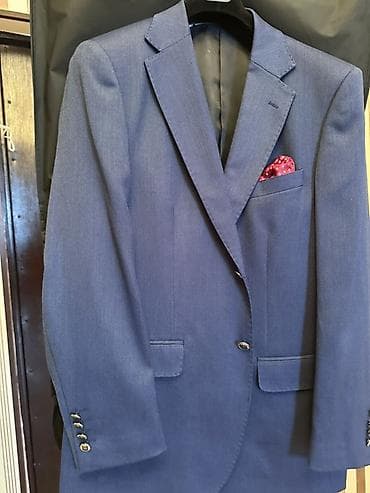 Louis Féraud Paris kişi pencəyi -52,54 razmerə gedir. Yenidir