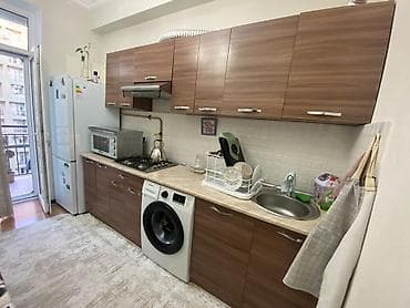 Mətbəx mebeli satılır 450₼. Ölçü 3metr yarım. Üzərində heçnə lalafo.az -da Mətbəx mebeli satılır 450₼. Ölçü 3metr yarım. Üzərində heçnə