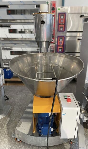 Konteynerlər: Un ələyən aparat 1 kisə unu rahatlıqla ələyə bilir 3 faza ilə — 2