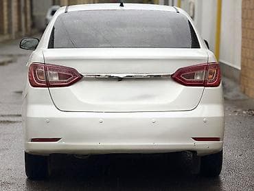 masin satisi kreditle: Dongfeng (DFM) S30, ağ rəngli sedan. Taksi buraxilisi var 3031 e qeder — 4