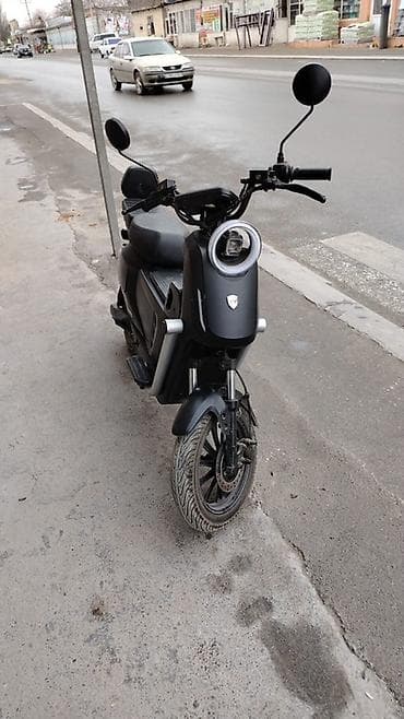 NİU - elektrik skuter (şəhər üçün kompakt model)