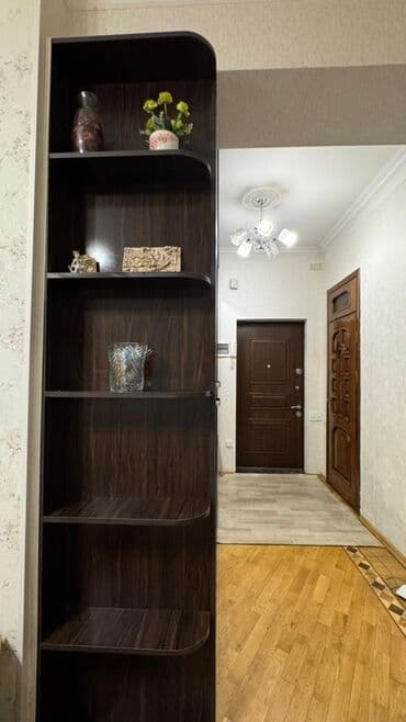 3 qapili dolab: İşlənmiş, Kupe, 3 qapılı Düz dolab, Qarderob, paltar dolabı — 3