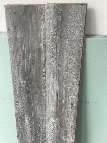 kabab sisi: Boz-ağac teksturalı laminat döşəmə taxtaları - Rəng və dizayn — 1