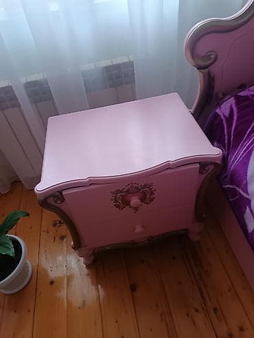 uşağ kravatı: Qız üçün, Təknəfərlik çarpayı — 4