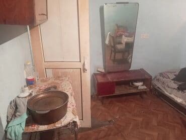 dovlet kiraye menziller: Kirayə üçün sadə 1 otaqlı mənzil/otaq. Xüsusiyyətlər: - 2 ayrı tək — 2