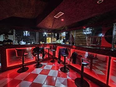 bar: Satılır: Tam avadanlı bar interyeri və mebel dəsti Xüsusiyyətlər: - U — 3