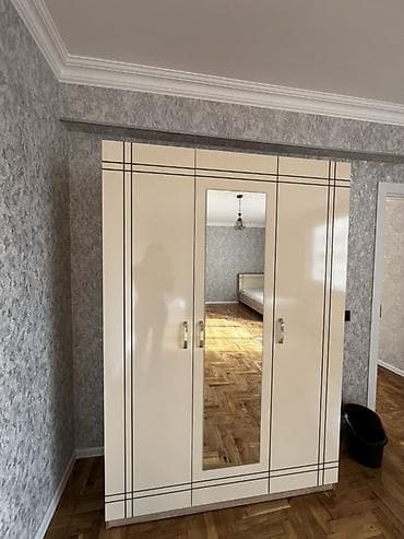 Tək otaq 300 azn ( depozit var !) ——————————— Ünvan xalqlar metrosu — 3