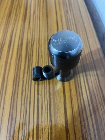 Aksesuarlar və tüninq: MOMO Italy sürət qolu başlığı (gear knob) - Brend: MOMO Italy (üst — 4