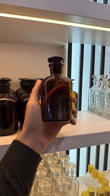 esensiya nədir: Rəng - Qəhvəyi, Şüşə — 6