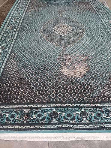 Zövqlü klassik naxışlı xalça - Dizayn: Mərkəzdə medalyon