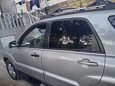 lexus rx 330: Kia Sportage: 2 l | 2004 il Sedan — 8