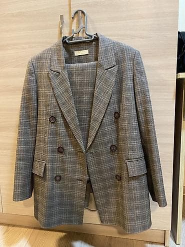 Костюмы: Qadın kostyum dəstləri – 2 variant 1) Açıq boz rəngli dəst - Klassik — 4