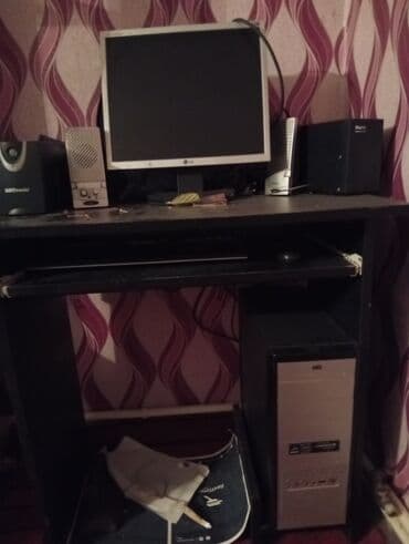 işlənmiş kompyuter: Stolüstü kompüter dəsti Tərkibi: - Sistem bloku (qara/gümüş rəngdə — 3