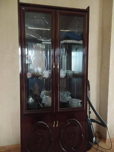 demir dolablar: Yemək qabları və dekor üçün iki ədəd vitrin/dolap dəsti 1) Klassik — 2