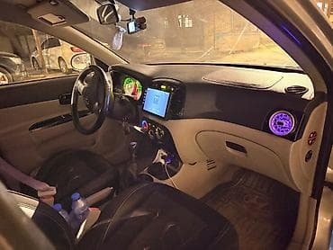 Hyundai Accent: 1.4 l | 2007 il Sedan — 4