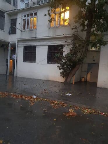 1 otaqlı kohnə tikili: Nərimanov metrosunun yaxınlığında Heydər əliev prospektində yerləşən 5 — 8