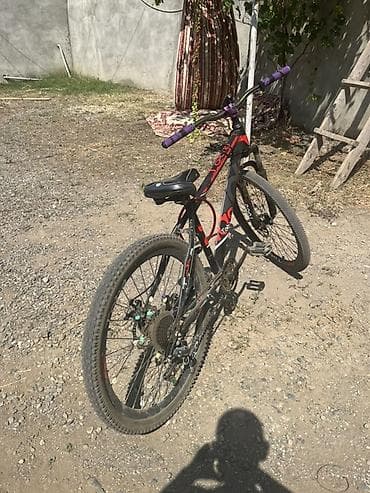 velosiped ural: Dağ/şosse tipli velosiped - Çərçivə: yüngül alaşımlı, qara-qırmızı — 1