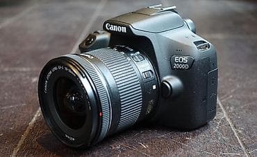 hdm: Canon EOS 2000D DSLR fotoaparat + Canon Zoom Lens EF‑S 10–18mm - 24.1 — 1