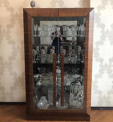 Оборудование для магазинов: Стеклянная витрина-шкаф, Б/у, Самовывоз — 1