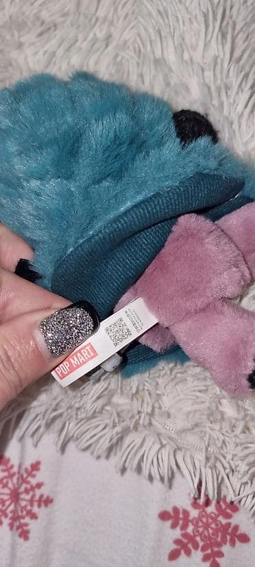 şaxta baba oyuncagi: Məhsul: Original POP MART x SKULLPANDA – Winter Symphony Series Plush — 8