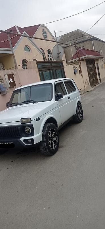 ВАЗ (ЛАДА): ВАЗ (ЛАДА) 4x4 Нива: 1.7 л | 2015 г. 187000 км Внедорожник — 3