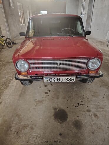 gence traktor zavodu elaqe nomresi: VAZ 2101 (Jiquli) sedan – qırmızı rəng, 4 qapı, arxa ötürücülü klassik — 2