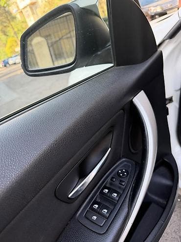 masin kredit: BMW 3 series: 2 l | Sedan — 5