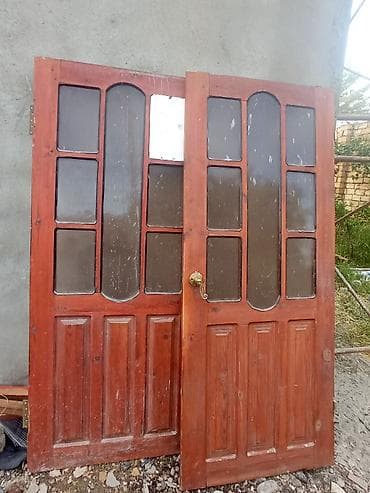 Ikiqanadlı taxta giriş qapısı - Material: təbii ağac (rəngli lak