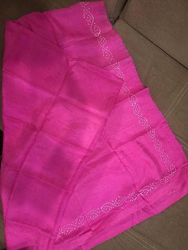 Məhsul: Şərf/Şal - Rəng: Parlaq çəhrayı (fuşya tonunda) - Material