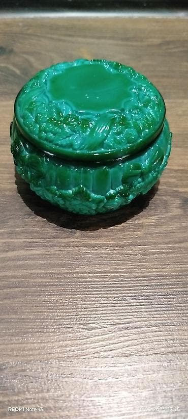 hamam ucun pərdə: Qədimi Malaxit şüşədən qızıl qabı. - Material: Malaxit rəngli — 1
