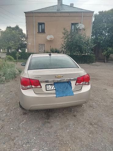 chevrolet disk: Chevrolet Cruze sedan - Kuzov: sedan, bej rəng - Mühərrik: benzin — 6