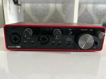 Focusrite Scarlett 2i2 3rd Gen ses karti. Islek veziyyetdedir