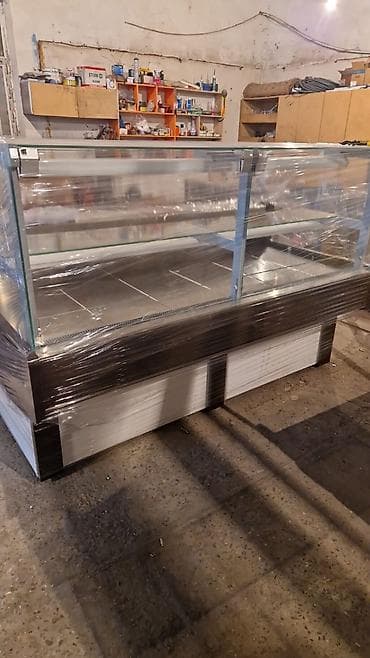 Rəf vitrinləri: Salam vitrin xaladelnikdir 8 ay isleyib tezedir 5000 ne alinib 2500 e — 2