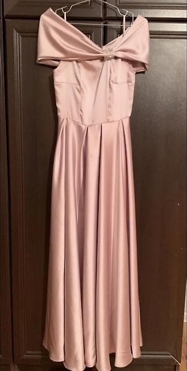 Zərif ziyafət/gecə libası – pudra-çəhrayı rəngdə, atlas parça. -