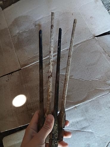 Quş qəfəsləri üçün aksesuar dəsti Tərkib: - 4 ədəd metal — 1