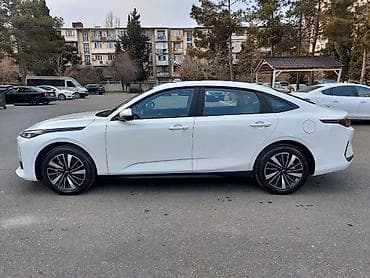 Aksesuarlar və tüninq: Model: Omoda A05 (sedan) Rəng: ağ Yanacaq sistemi: hibrid (benzin + — 6