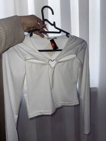 женская блуза летучая мышь: 38 razmer yeni etiketi üstündedi — 1