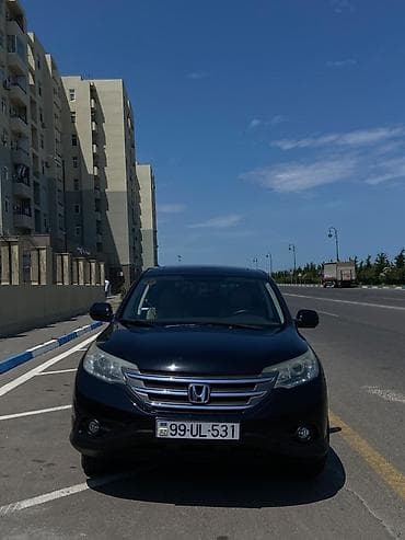 w211 disk teker: Honda CR-V krossover, qara rəngdə, geniş və rahat salonlu modeldir — 4