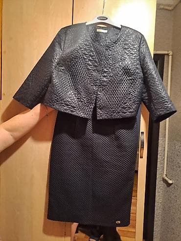 xonca desti: Qadın kostyumu – yubka və qısa jaket dəsti - Rəng: tünd göy/qaraya — 1